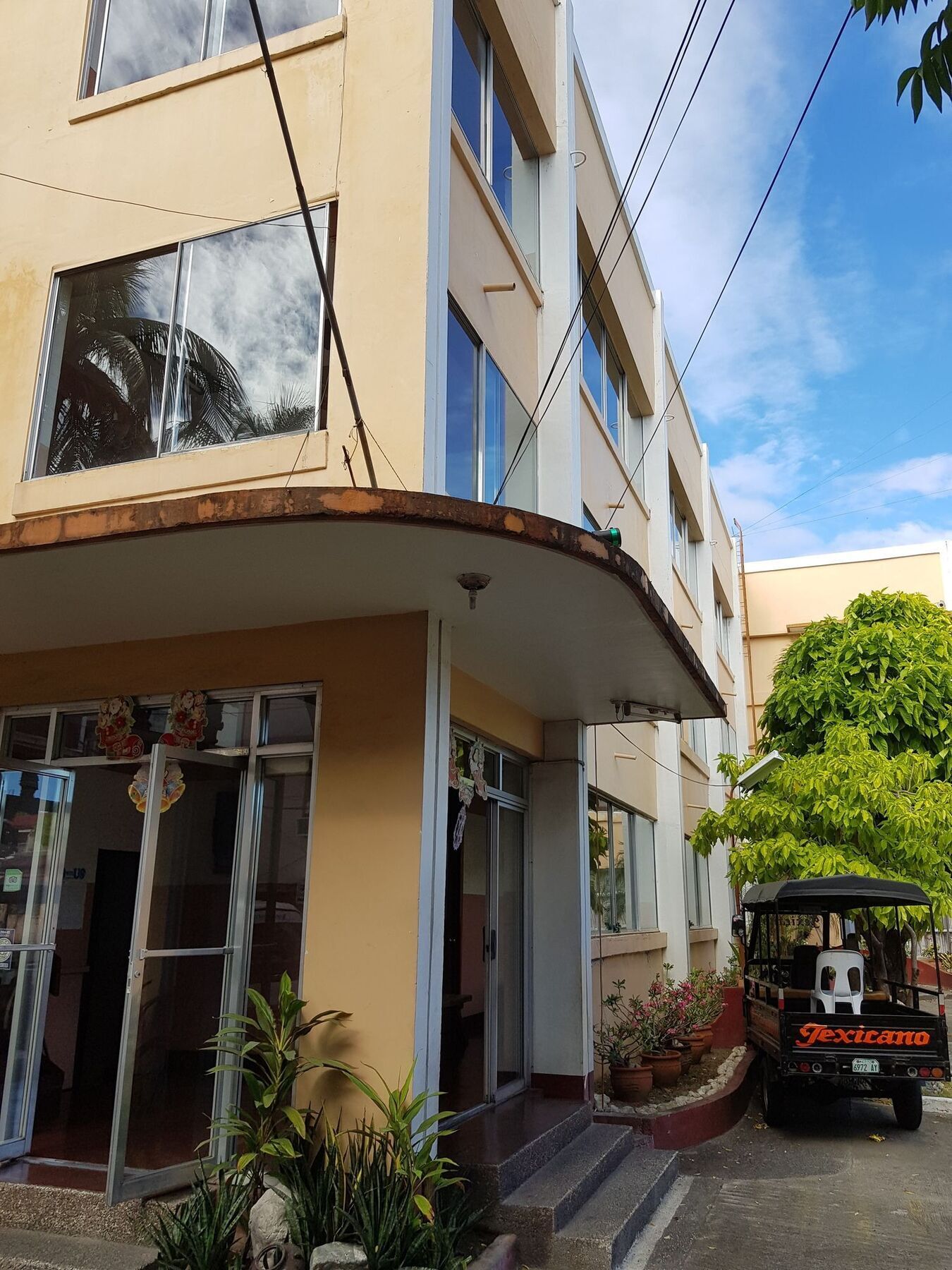 Texicano Hotel Main Лаоаг Экстерьер фото